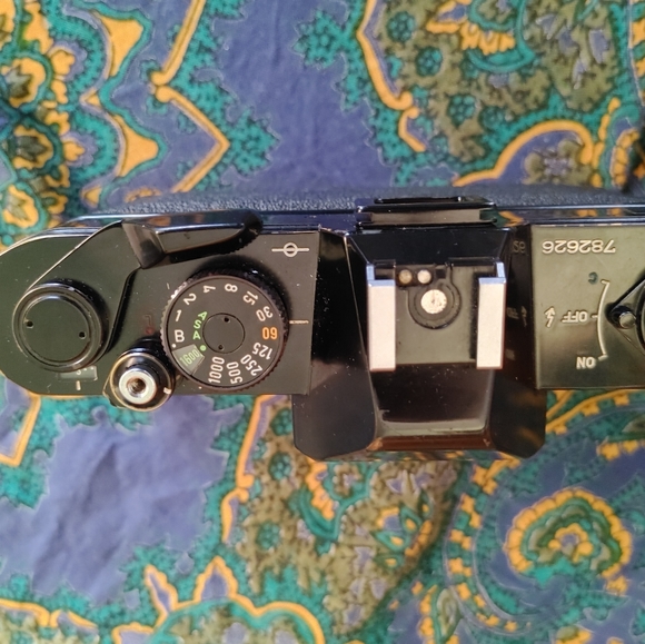 Black Canon Ftb-ql 35mm Camera With 50mm Lens - Picture 5 of 6